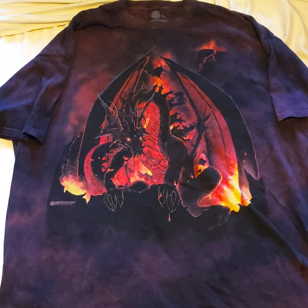 The Mountain 3x tee